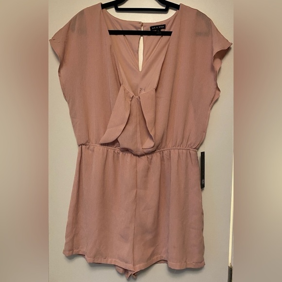 NWT AS U WISH Pink Blush Peephole Tie Romper Women’s Sz XL - Picture 1 of 6